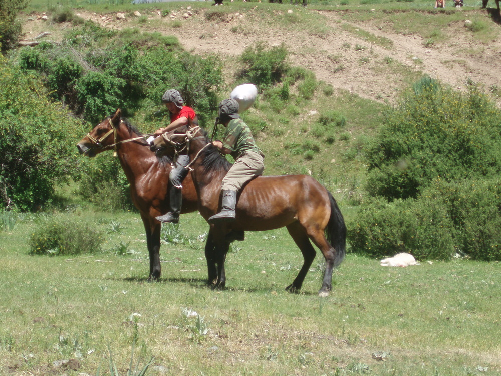 Киргизстан, конници с ушанки
